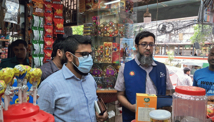 রাজশাহীতে বিএসটিআই’র অনুমোদনবিহীন বেকারীকে জরিমানা রাজশাহীতে বিএসটিআই’র অনুমোদনবিহীন বেকারীকে জরিমানা