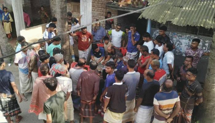 সুদের টাকার জন্য মুখে বিষ ঢেলে রিকশাচালককে হত্যা: সুদ কারবারি গ্রেপ্তার