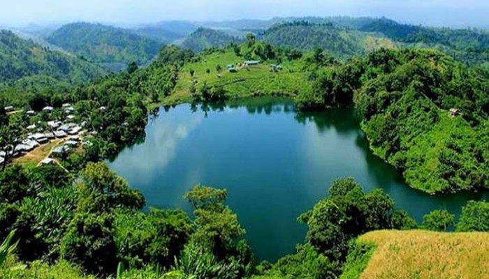 বান্দরবানের বগালেক সবচেয়ে উঁচু স্বচ্ছ পানির আধার