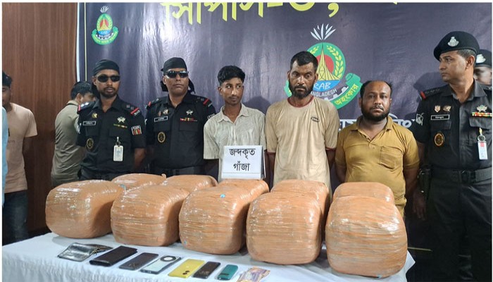 ৪৯ কেজি গাঁজাসহ ৩ জন গ্রেফতার ৪৯ কেজি গাঁজাসহ ৩ জন গ্রেফতার