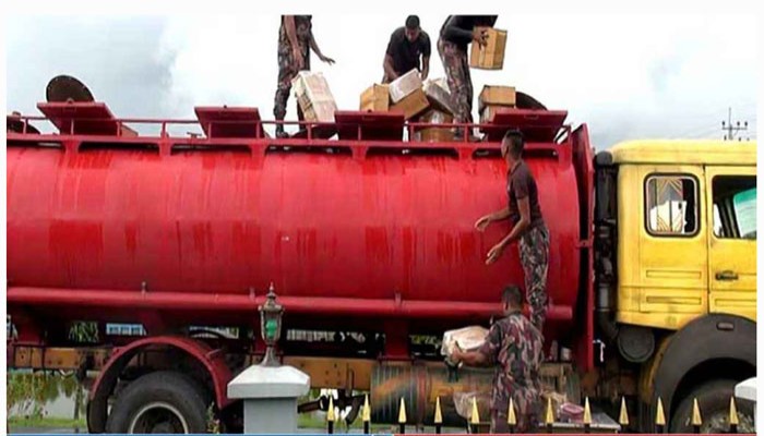 পূস্পা ইস্টাইলে তেলবাহী ট্যাংকারে ভারতীয় জিরা ও ফেসওয়াশ পূস্পা ইস্টাইলে তেলবাহী ট্যাংকারে ভারতীয় জিরা ও ফেসওয়াশ