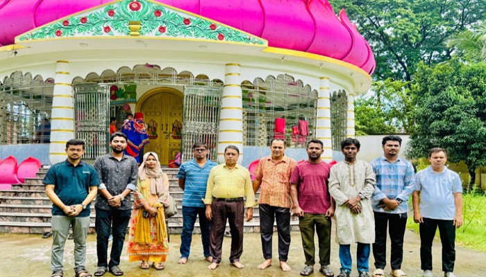 গোমতী নদীর তীরে একদিন... গোমতী নদীর তীরে একদিন...