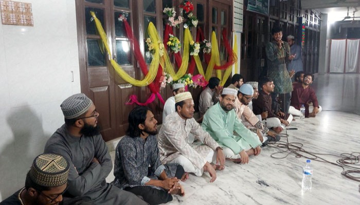 রাবিতে ঈদে মিলাদুন্নবী উপলক্ষ্যে নাত সন্ধ্যা অনুষ্ঠিত রাবিতে ঈদে মিলাদুন্নবী উপলক্ষ্যে নাত সন্ধ্যা অনুষ্ঠিত