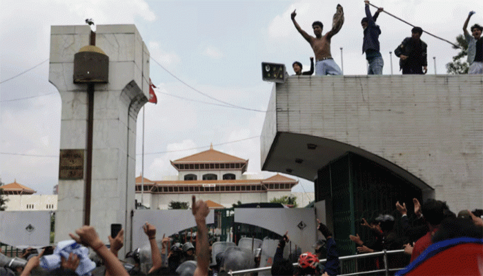 নেপালে ‘জেন-জি বিক্ষোভে’ সংঘর্ষ, নিহত ১৪ নেপালে ‘জেন-জি বিক্ষোভে’ সংঘর্ষ, নিহত ১৪