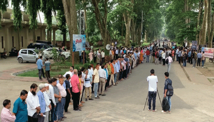 কমপ্লিট শাটডাউনে অচল রাবি, শিক্ষক লাঞ্ছনার শাস্তি দাবি কমপ্লিট শাটডাউনে অচল রাবি, শিক্ষক লাঞ্ছনার শাস্তি দাবি