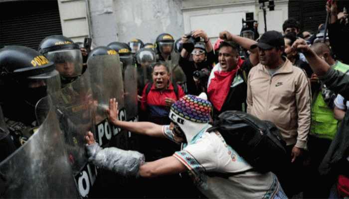 সরকারবিরোধী বিক্ষোভে উত্তাল পেরু