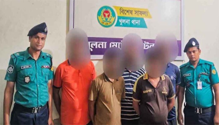 খুলনায় আবাসিক হোটেলে অনৈতিক কর্মকাণ্ড, ২০ নারী-পুরুষ গ্রেপ্তার