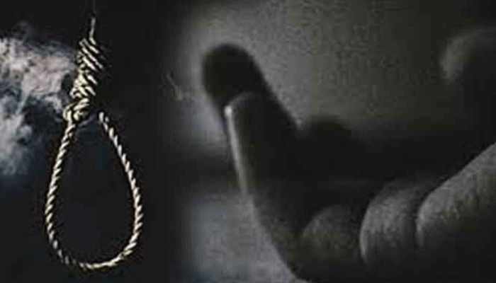 দিনাজপুরে গলায় ফাঁস দিয়ে এক ব্যক্তি আত্মহত্যা
