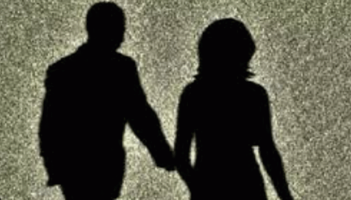 পাবনায় পরকীয়ার জেরে যুবককে কুপিয়ে হত্যা