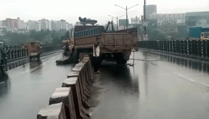 কাঁচপুর ব্রিজে দুর্ঘটনায় ২ ট্রাক চালক নিহত