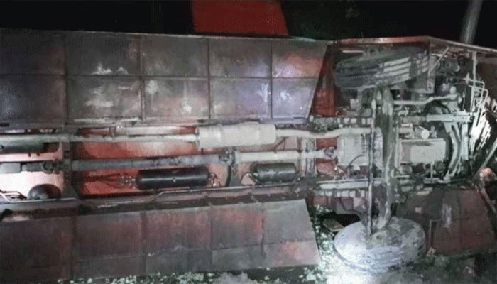 মাদারীপুরে যাত্রীবাহী বাস খাদে পড়ে নিহত ১