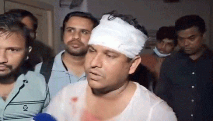 জঙ্গল সলিমপুরে দুই সাংবাদিকের ওপর সন্ত্রাসী হামলা জঙ্গল সলিমপুরে দুই সাংবাদিকের ওপর সন্ত্রাসী হামলা
