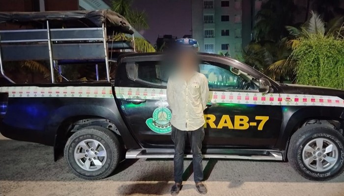 চট্টগ্রামে শ্বাসরুদ্ধকর অভিযানে ৪ ঘণ্টার মধ্যে অপহৃত শিশু উদ্ধার, মূলহোতা গ্রেপ্তার চট্টগ্রামে শ্বাসরুদ্ধকর অভিযানে ৪ ঘণ্টার মধ্যে অপহৃত শিশু উদ্ধার, মূলহোতা গ্রেপ্তার