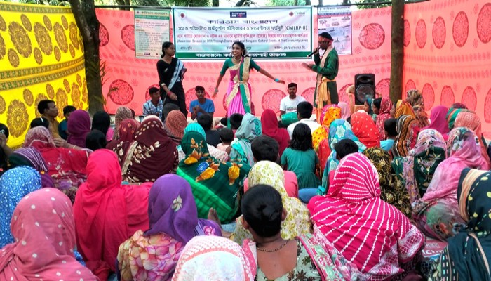 পত্নীতলায় দুর্যোগে ঝুকি হ্রাস বিষয়ে জন-সচেতনতামূলক কর্মসূচী অনুষ্ঠিত পত্নীতলায় দুর্যোগে ঝুকি হ্রাস বিষয়ে জন-সচেতনতামূলক কর্মসূচী অনুষ্ঠিত