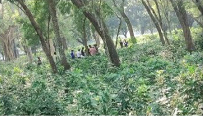 ফেসবুকে  ছড়িয়ে পড়া প্রকাশ্যে অস্ত্র বিতরণের গুজব ও মিথ্যা তথ্য ছড়ানো ও আরএমপির বক্তব্য ফেসবুকে  ছড়িয়ে পড়া প্রকাশ্যে অস্ত্র বিতরণের গুজব ও মিথ্যা তথ্য ছড়ানো ও আরএমপির বক্তব্য