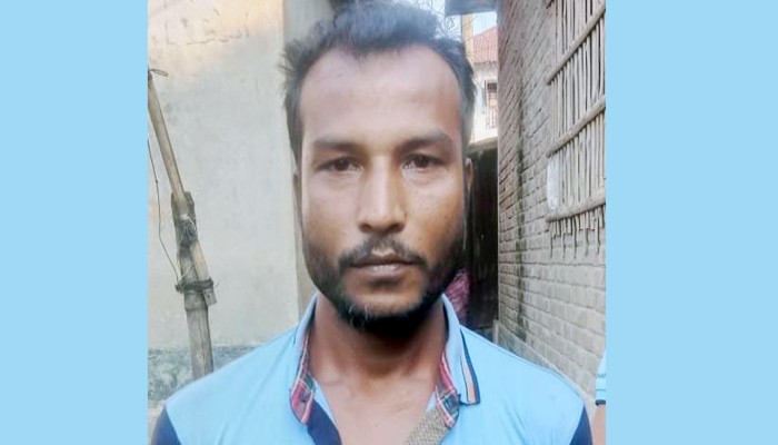 পুঠিয়ায় ঘরে ঢুকে বন্ধুর স্ত্রীকে ধর্ষণ, গ্রেফতার ধর্ষক জুয়েল পুঠিয়ায় ঘরে ঢুকে বন্ধুর স্ত্রীকে ধর্ষণ, গ্রেফতার ধর্ষক জুয়েল
