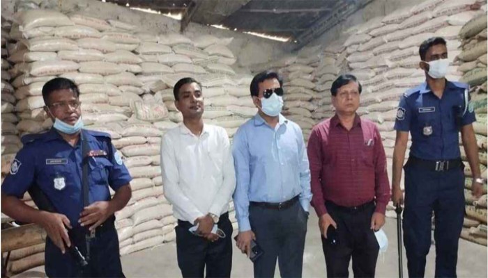 অটো রাইস মিলে পাটের বস্তা ব্যবহার না করায় জরিমানা