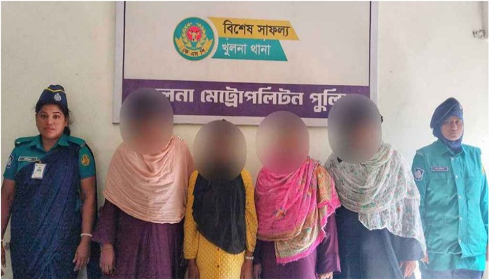 আবাসিক হোটেলে হঠাৎ অভিযান, ১১ তরুণ-তরুণী ধরা আবাসিক হোটেলে হঠাৎ অভিযান, ১১ তরুণ-তরুণী ধরা