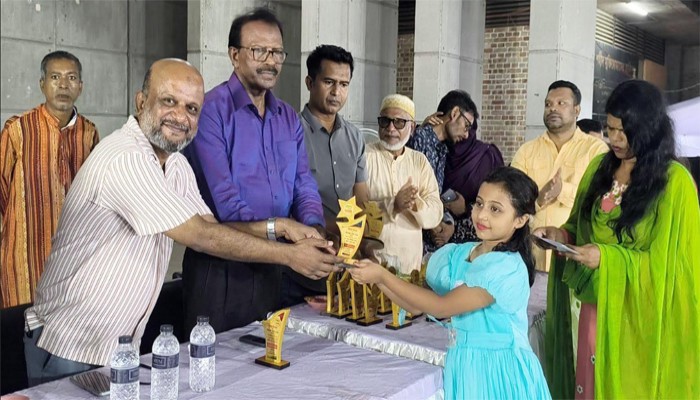 পাবনায় সপ্তাহব্যাপী ‘পাবনা উৎসব ও উদ্যোক্তা মেলা’র সমাপনী  অনুষ্ঠিত পাবনায় সপ্তাহব্যাপী ‘পাবনা উৎসব ও উদ্যোক্তা মেলা’র সমাপনী  অনুষ্ঠিত