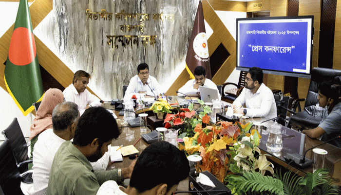 রাজশাহী বিভাগীয় বইমেলায় দরিদ্র পাঠকদের জন্য থাকছে পুরাতন বই বদলের সুযোগ রাজশাহী বিভাগীয় বইমেলায় দরিদ্র পাঠকদের জন্য থাকছে পুরাতন বই বদলের সুযোগ