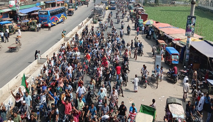সিংড়ায়  অধ্যক্ষ আনুর ৩১ দফা লিফলেট  বিতরণ ও  মোটরসাইকেল শোডাউন