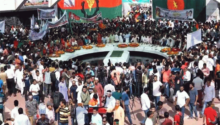 জিয়াউর রহমানের মাজারে সর্বস্তরের জনতার ঢল