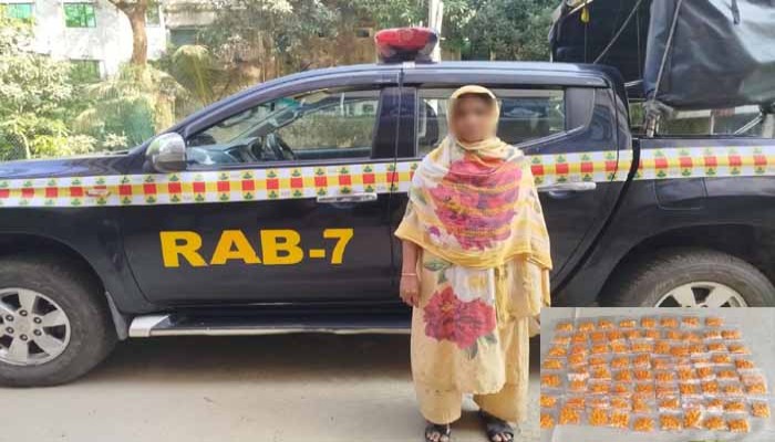 ফেনীতে ৩৮০০ পিস ইয়াবাসহ রোহিঙ্গা নারী আটক