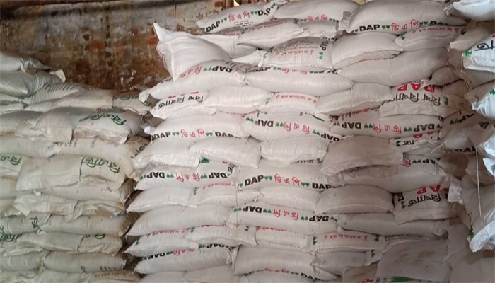 বিসিআইসির সার যাচ্ছে কালোবাজারে, নেপথ্যে প্রভাবশালী সিন্ডিকেট