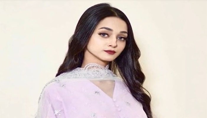আয়েশার বন্ধুর বিয়েতে নেচে কপাল খুলে যায়