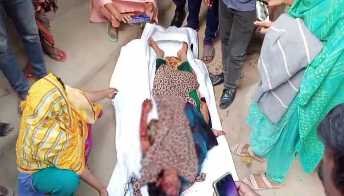 নন্দীগ্রামে কুড়াল দিয়ে কুপিয়ে স্ত্রী হত্যা, স্বামী আটক