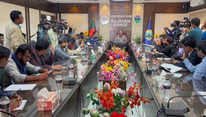 রাজশাহীতে অপারেশন ফার্স্ট লাইট-এর তৃতীয় ধাপ গ্রেফতার ৭২