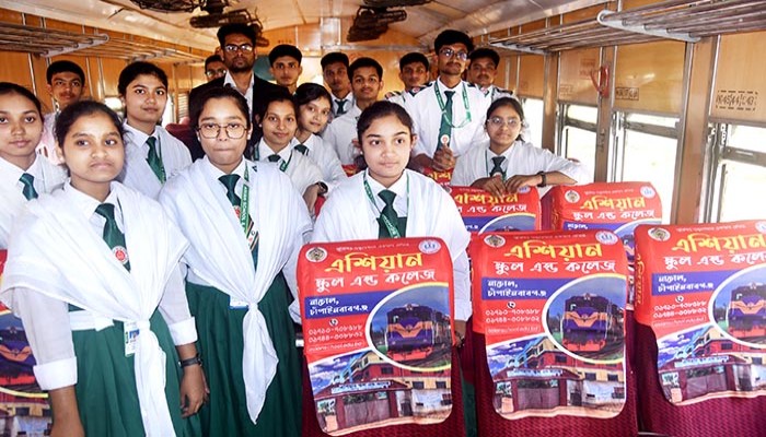 এশিয়ান স্কুল এন্ড কলেজের সৌজন্যে কমিউটার ট্রেনের বগিতে সিট কভার সংযুক্তিকরণ উদ্বোধন