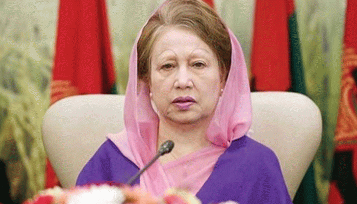 আবারও ‘ক্রিটিক্যাল’ খালেদা জিয়ার অবস্থা, নেওয়া হয়েছে ‘ভেন্টিলেশনে’