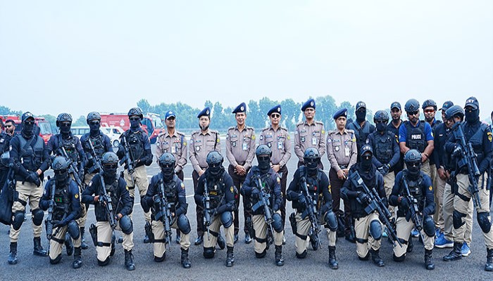 শাহমখদুম বিমানবন্দরে সফল বোম নিষ্ক্রিয়করণ মহড়া: আরএমপি'র চৌকস সদস্যদের পুরস্কৃত করলেন কমিশনার