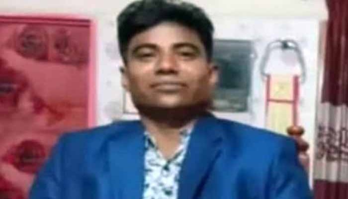 রাজশাহীতে বাস থেকে যাত্রী ফেলে দেওয়ার ঘটনায় মৃত্যু, চালক-হেলপারসহ মামলা