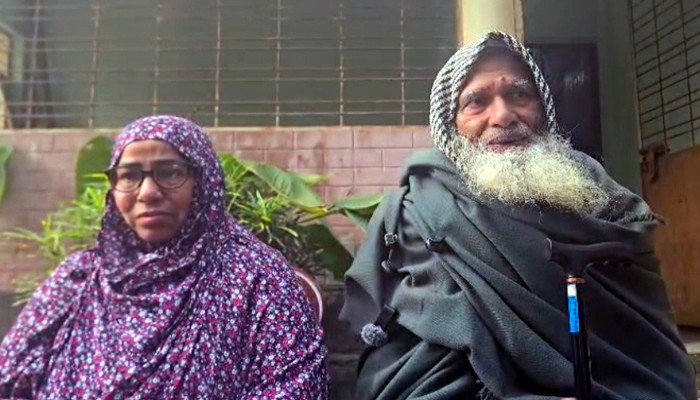 বড়াইগ্রামে ভাতিজা ও চাচাতো ভাইয়ের নির্যাতনে বৃদ্ধ দম্পতি গৃহবন্দী থাকার অভিযোগ