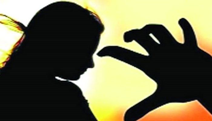 তানোরে গৃহবধূ অপহরণ ও আটকে রেখে ধর্ষণের অভিযোগে মামলা