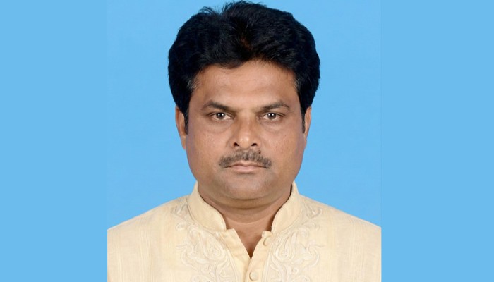 ডিলারশিপ রক্ষায় চেয়ারম্যানের পদত্যাগ,সামাজিক যোগাযোগ মাধ্যমে তোলপাড়