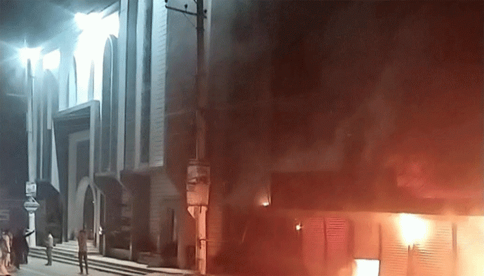 নোয়াখালীতে শর্ট সার্কিটের আগুনে পুড়লো ৯ দোকান