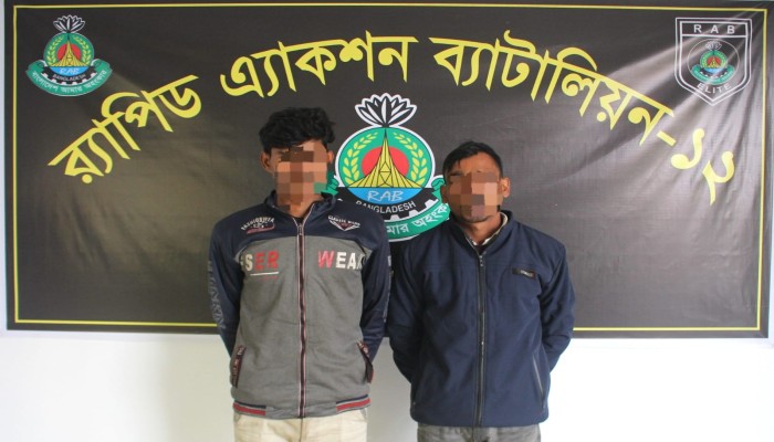 যমুনা সেতু এলাকায় ৫১ কেজি গাঁজাসহ দুই মাদক ব্যবসায়ী গ্রেপ্তার, ট্রাক জব্দ