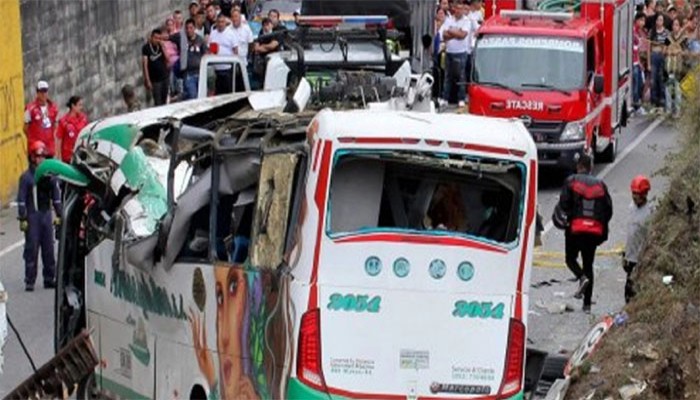 কলম্বিয়ায় স্কুলবাস খাদে পড়ে নিহত ১৭, আহত ২০