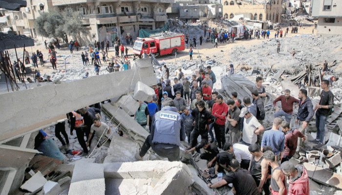 গাজার ধ্বংসস্তূপ থেকে এক পরিবারের ৩০ জনের মরদেহ উদ্ধার