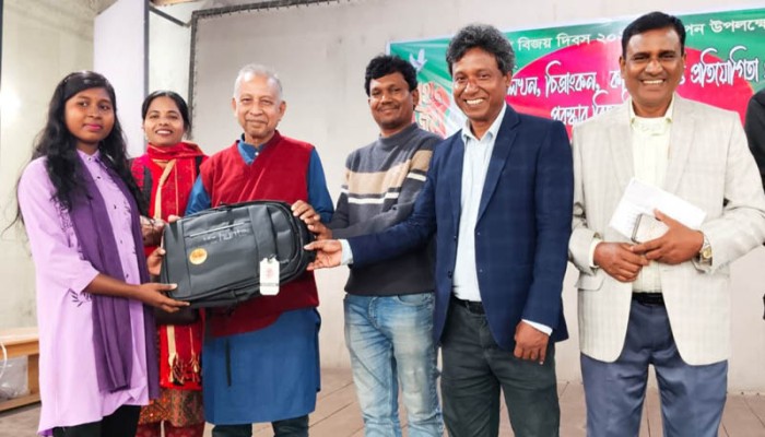 বিজয় দিবসের চেতনা, আদিবাসী শিক্ষার্থীদের সৃজনশীলতায়