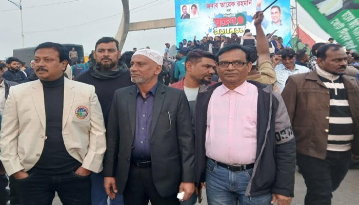 তারেক রহমানের আগমনে রাজধানীর ৩০০ ফিটে গণসংবর্ধনার প্রস্তুতি—মঞ্চ পরিদর্শনে বিএনপি নেতা দিলদার
