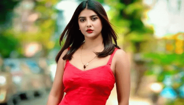অভিনেত্রী পার্নো মিত্র বিজেপি ছেড়ে তূণমূলে যোগ দিলেন