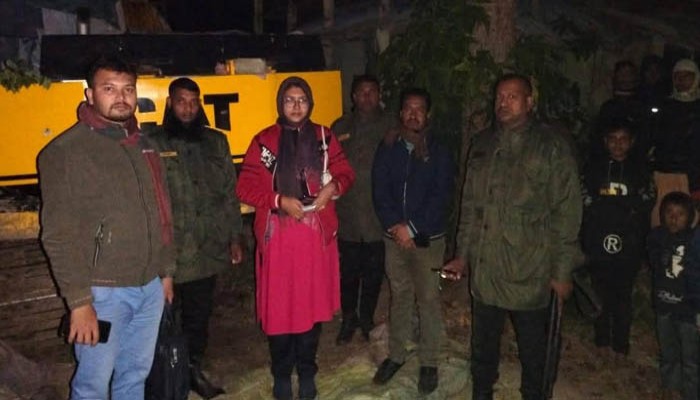 ফসলি জমির মাটি কাটায় দুটি এক্সেভেটর অকেজো করা হয়েছে