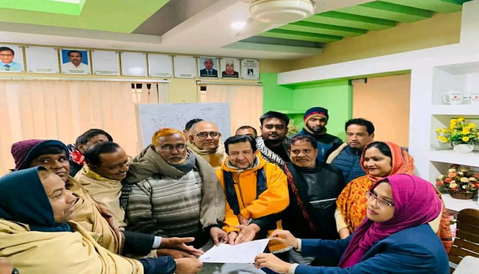 রাজশাহী-৫ আসনে বিএনপির প্রার্থী নজরুল মন্ডলসহ পাঁচজনের মনোনয়নপত্র দাখিল