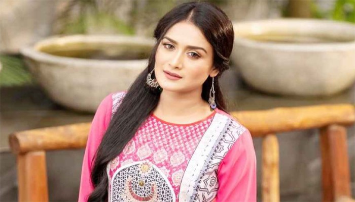 কন্যাসন্তানের মা হলেন বছরের প্রথম দিনেই অভিনেত্রী নাদিয়া