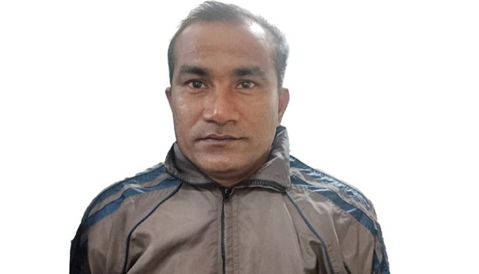 নগরীতে আ’লীগ নেতা ও রাবি সেকশন অফিসার পলাশ সহ গ্রেফতার ৩৪