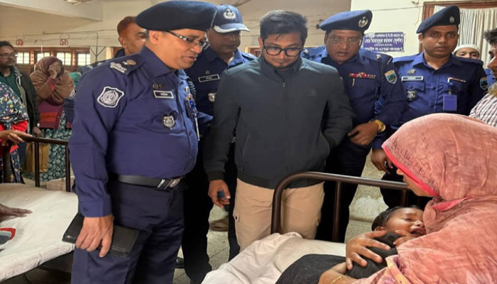 পত্নীতলায় সন্তানকে নদীতে ফেলে দিল মা, পুলিশের সহায়তায় উদ্ধার